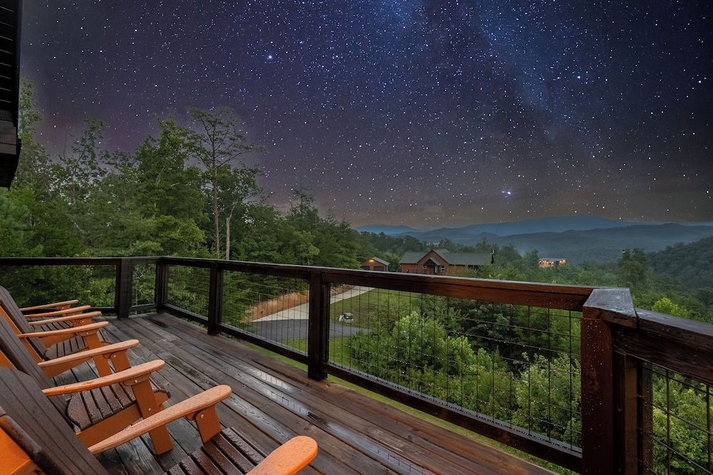 Amazing View Cabin w Gameroom Hot Tub Fire Pit Apartment 22