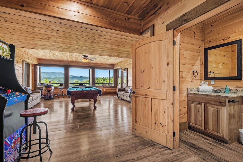 Amazing View Cabin w Gameroom Hot Tub Fire Pit Apartment 49