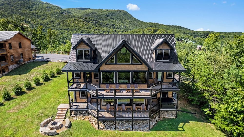 Amazing View Cabin w Gameroom Hot Tub Fire Pit Apartment 8