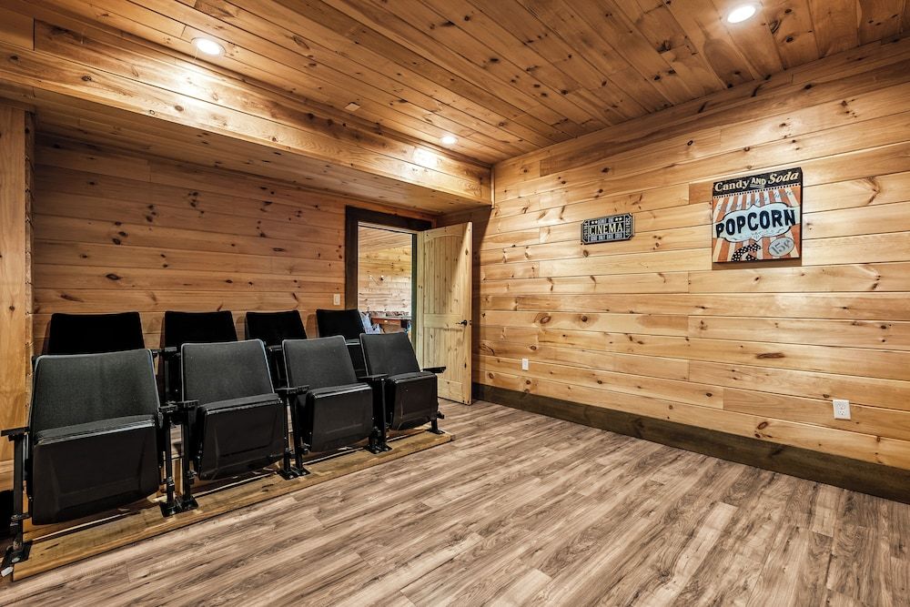 Amazing View Cabin w Gameroom Hot Tub Fire Pit Apartment 53