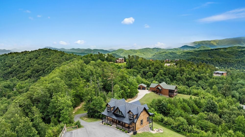 Amazing View Cabin w Gameroom Hot Tub Fire Pit Apartment 20