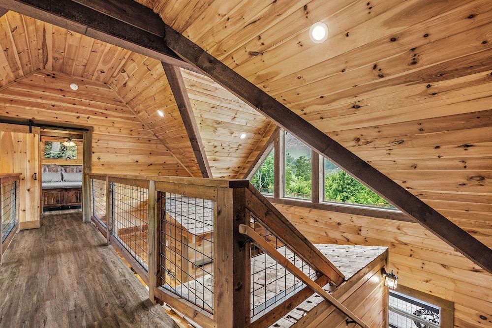 Amazing View Cabin w Gameroom Hot Tub Fire Pit Apartment 44