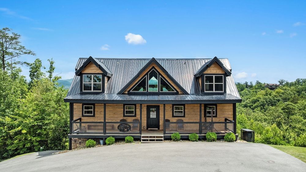 Amazing View Cabin w Gameroom Hot Tub Fire Pit Apartment 6