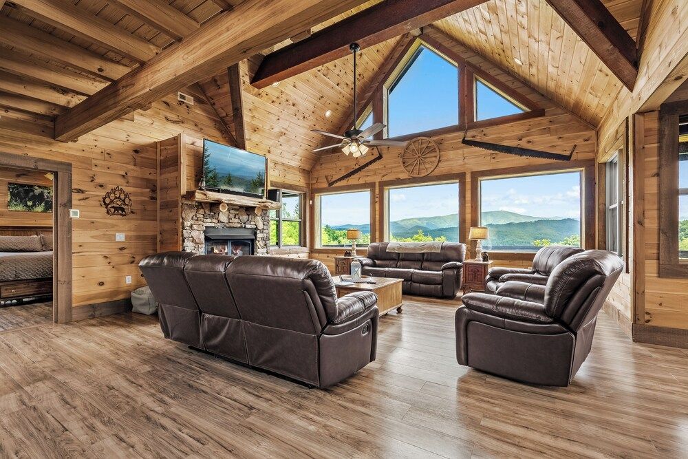 Amazing View Cabin w Gameroom Hot Tub Fire Pit Apartment 27