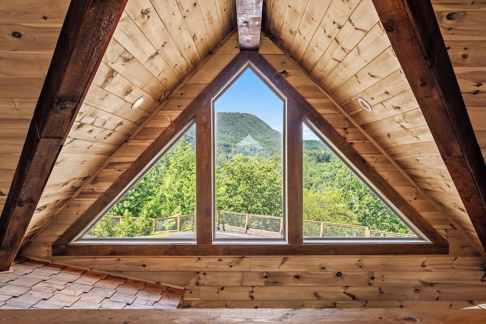 Amazing View Cabin w Gameroom Hot Tub Fire Pit Apartment 62