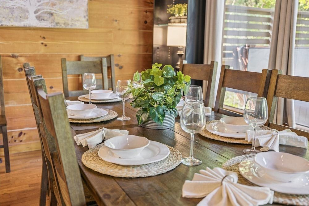 River View Dog Friendly Game Room w Hot Tub Apartment 53