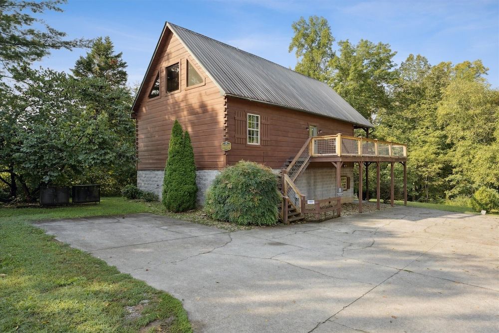 River View Dog Friendly Game Room w Hot Tub Apartment 25