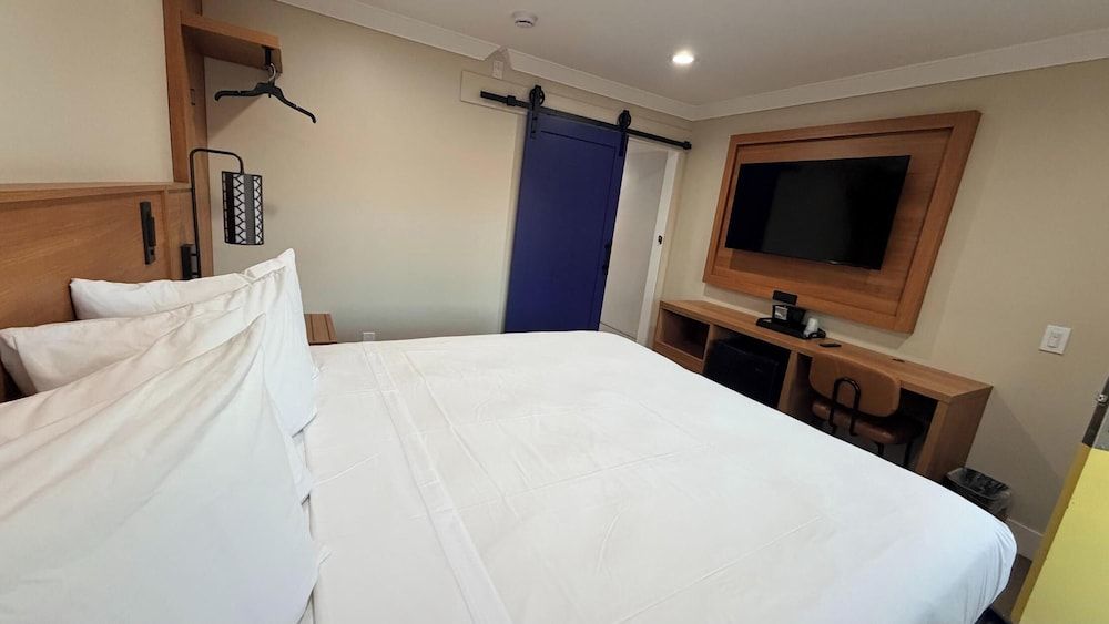 BORDER PLAZA HOTEL Premium Single Room, 1 King Bed, Non Smoking 11