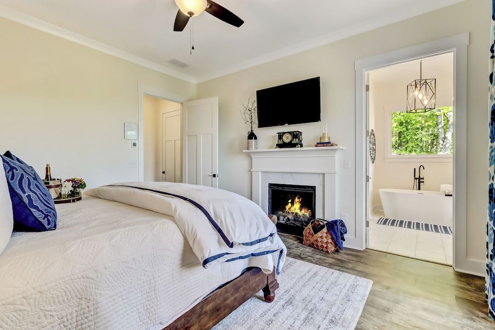 Luxury Room, 1 King Bed, Fireplace
