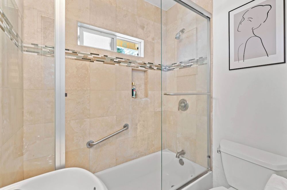 Near LA Cozy Home With Full Kitchen & Laundry Apartment, 2 Queen Beds, Patio, Garden View (307-3 Alhambra) 22