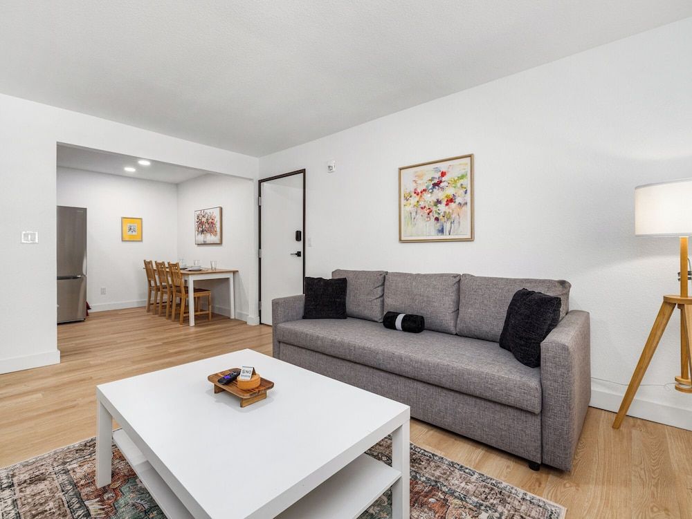 Casitas en Pueblo - Central Lofts Gallery Apartment, City View 9