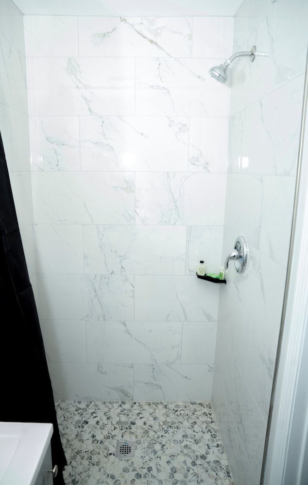 Rainbow Motel Standard Room, 1 King Bed, Smoking, Pets Allowed 8