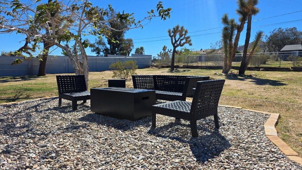 Starlight Ranch - Hot Tub, Fire Pit & Grill 3 Bedroom Home House, 3 Bedrooms 22