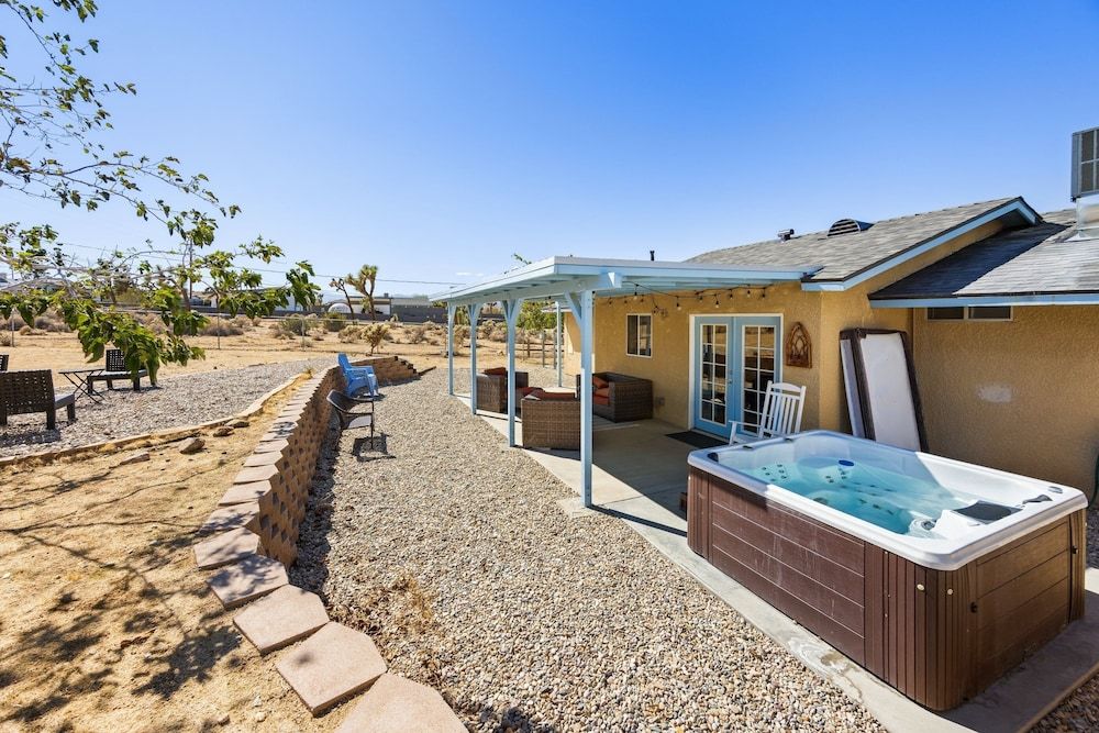 Starlight Ranch - Hot Tub, Fire Pit & Grill 3 Bedroom Home House, 3 Bedrooms 25