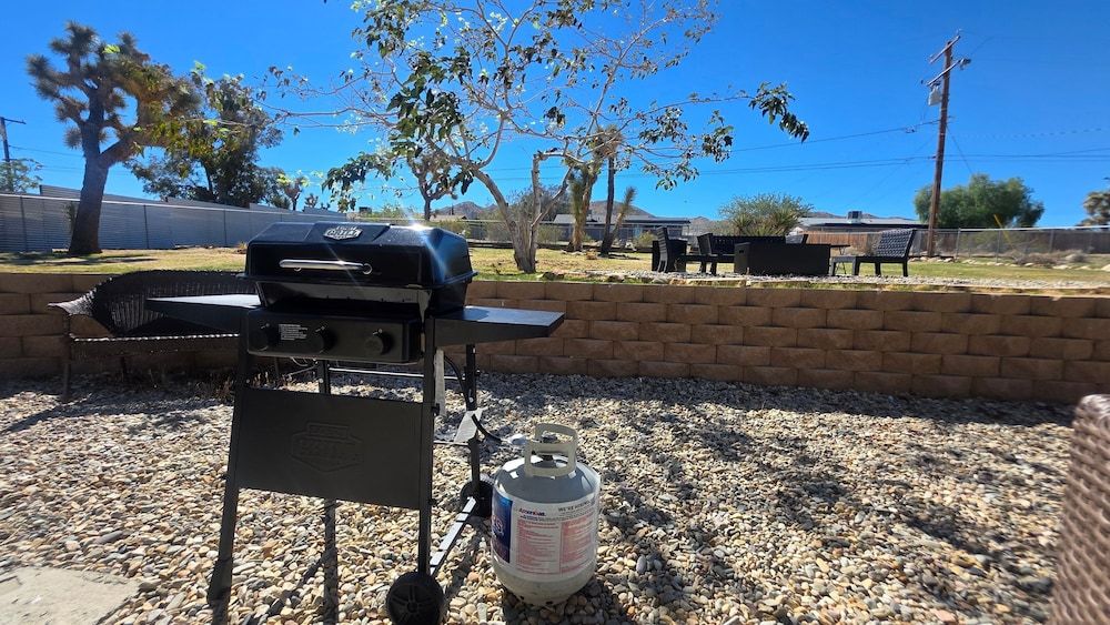 Starlight Ranch - Hot Tub, Fire Pit & Grill 3 Bedroom Home House, 3 Bedrooms 23