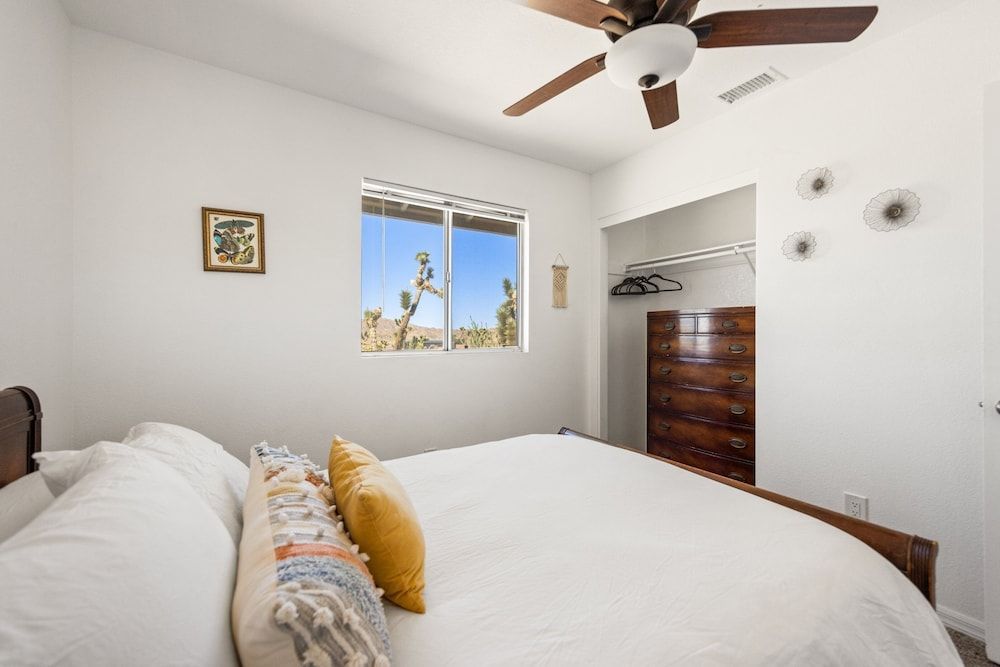 Starlight Ranch - Hot Tub, Fire Pit & Grill 3 Bedroom Home House, 3 Bedrooms 5