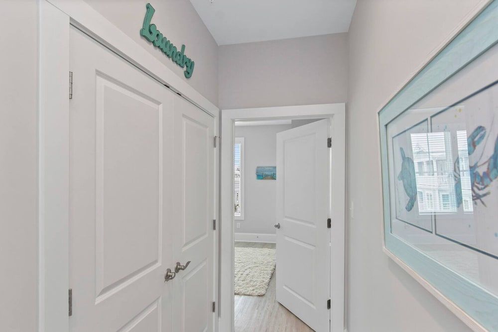 Luxury Beach Condo 5 Min Walk to Beach Shops Apartment 27