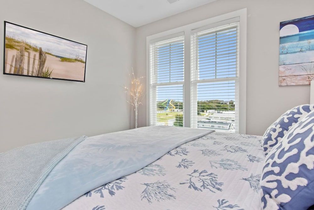 Luxury Beach Condo 5 Min Walk to Beach Shops Apartment 32