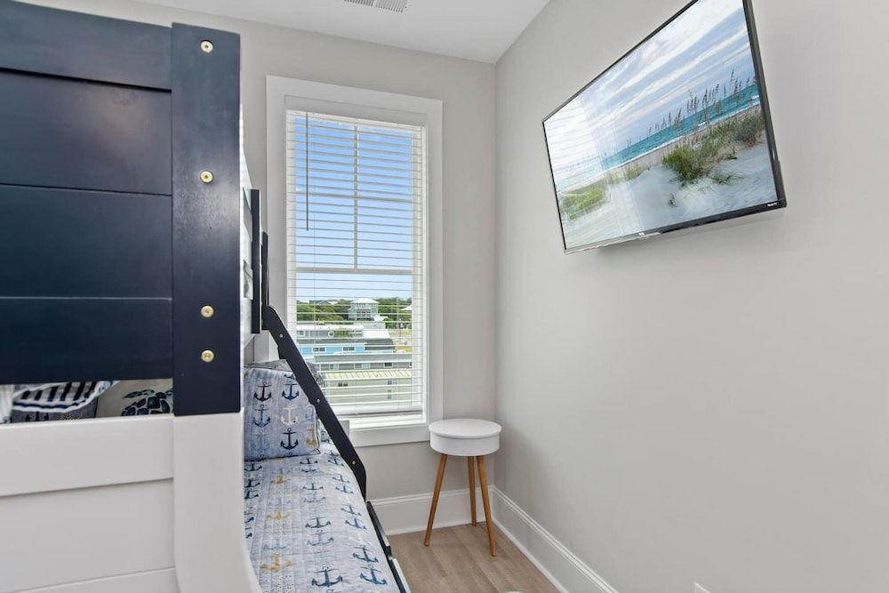 Luxury Beach Condo 5 Min Walk to Beach Shops Apartment 36