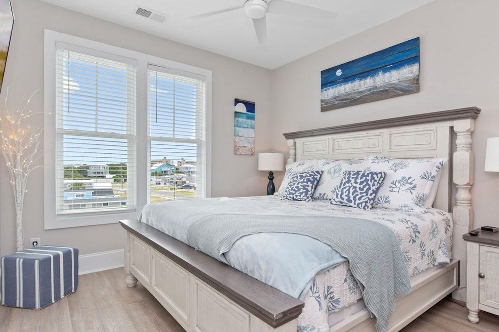 Luxury Beach Condo 5 Min Walk to Beach Shops Apartment 30