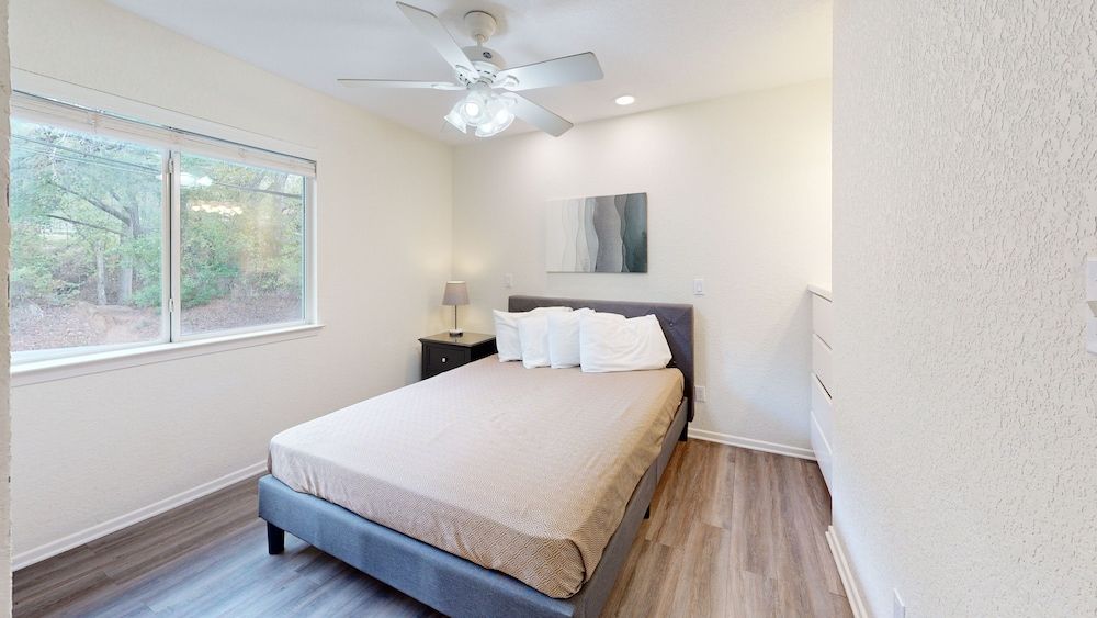 River Road Escapes Family House, River View 7