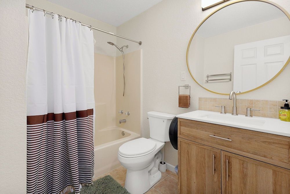 River Road Escapes Family House, River View 14