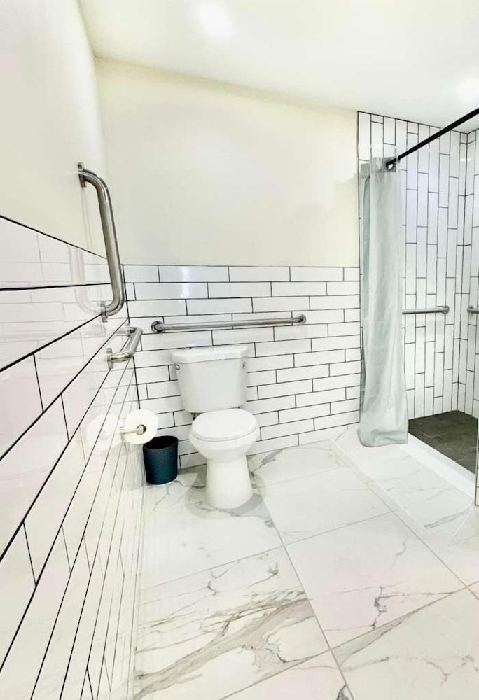 Nova Hotel JFK Deluxe Single Room, 1 Queen Bed 8