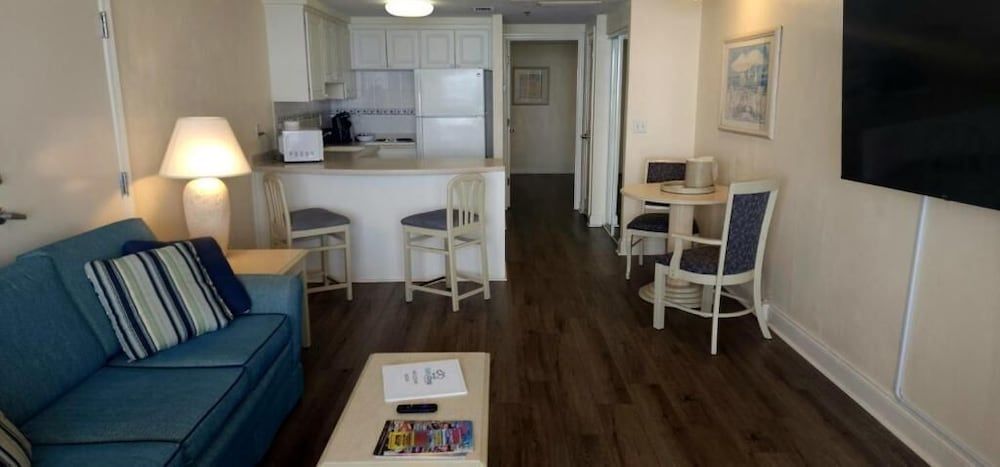 Azure Tides Oceanfront Condo, 1 Bedroom, Ocean View 6