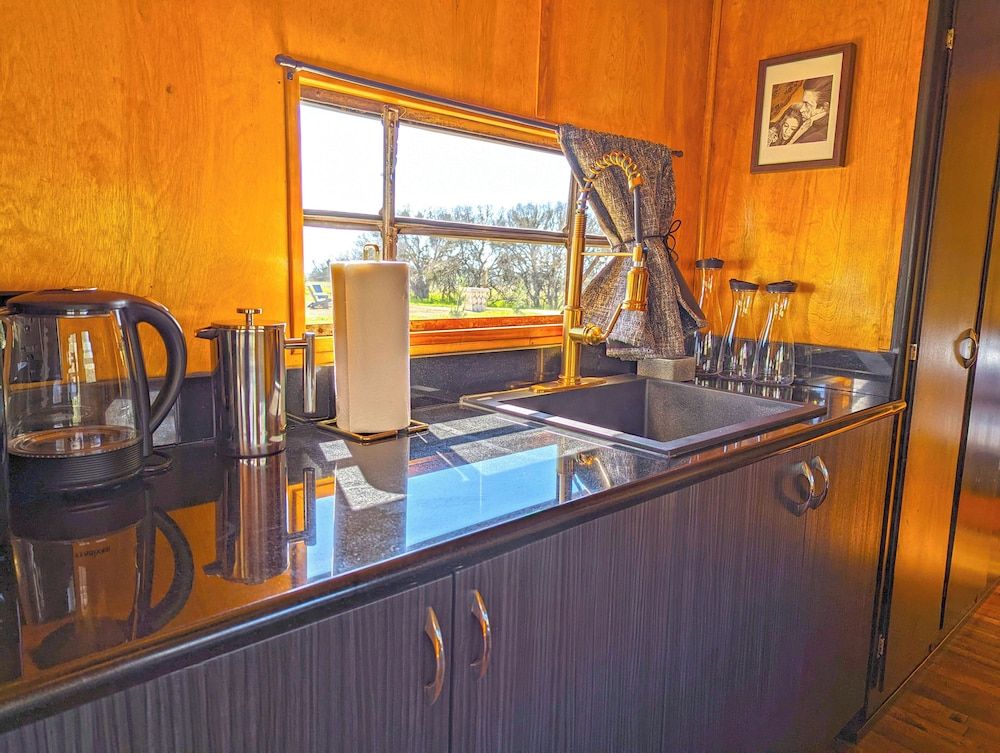 Vinyl Vineyards Johnny Cash Trailer 12