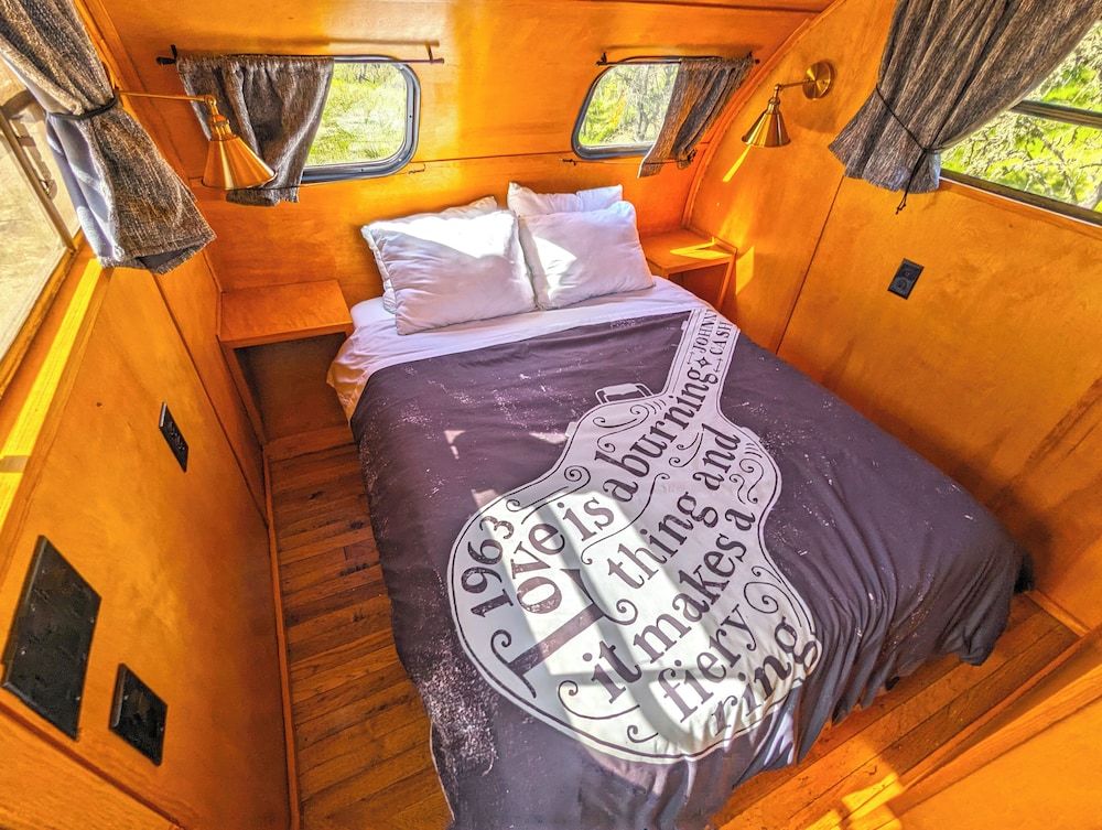 Vinyl Vineyards Johnny Cash Trailer 3