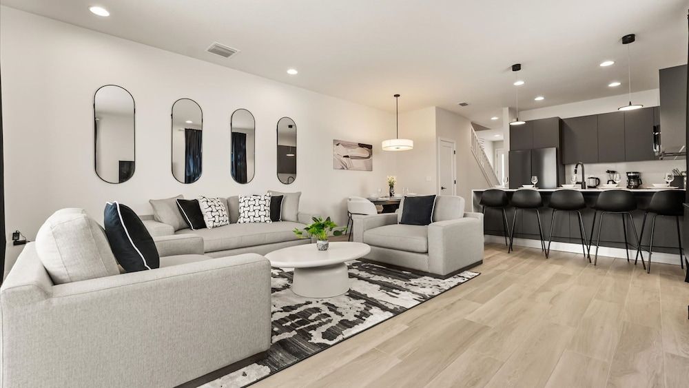 Contemporary 4BR Townhome With Pool Themed Rooms Apartment 7