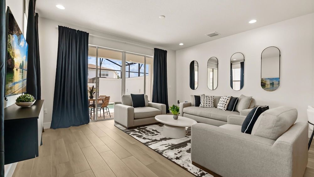 Contemporary 4BR Townhome With Pool Themed Rooms Apartment 9