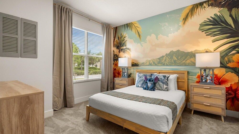 Contemporary 4BR Townhome With Pool Themed Rooms Apartment 20