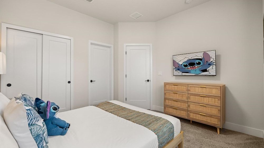 Contemporary 4BR Townhome With Pool Themed Rooms Apartment 21