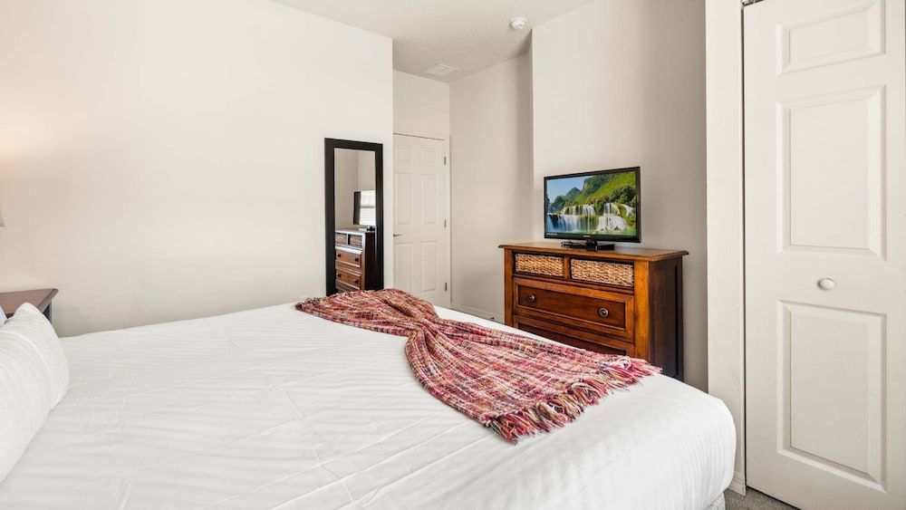 Upstay Modern 3BR Townhome w Pool Near Disney Apartment 21