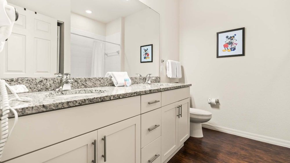 Upstay Modern 3BR Townhome w Pool Near Disney Apartment 22