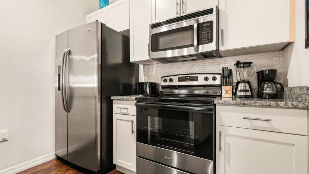 Upstay Modern 3BR Townhome w Pool Near Disney Apartment 14