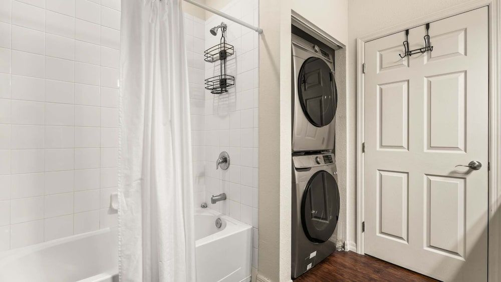 Upstay Modern 3BR Townhome w Pool Near Disney Apartment 23