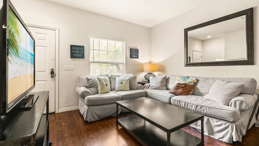 Upstay Modern 3BR Townhome w Pool Near Disney Apartment 4
