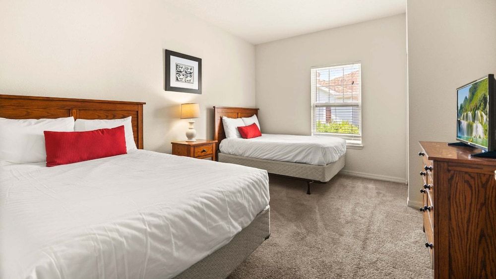 Upstay Modern 3BR Townhome w Pool Near Disney Apartment 24