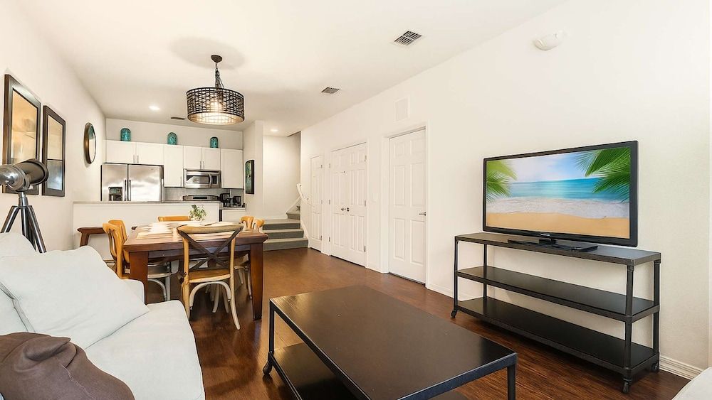 Upstay Modern 3BR Townhome w Pool Near Disney Apartment 8