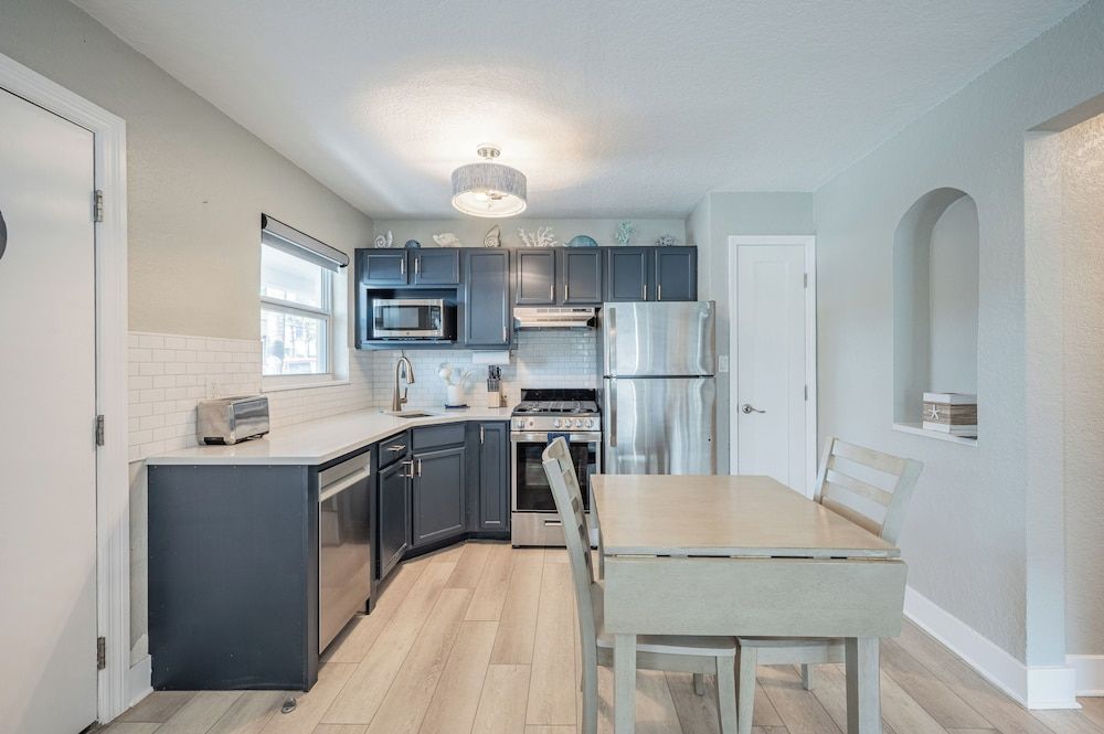 Blue Wave Suites Deluxe Suite 2