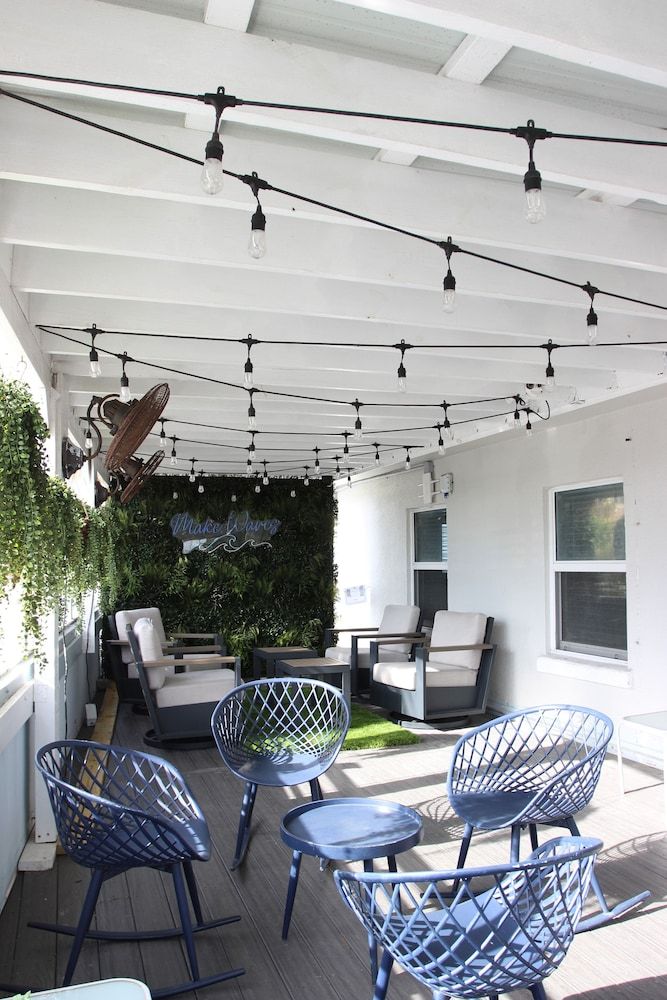 Blue Wave Suites Standard Suite 6