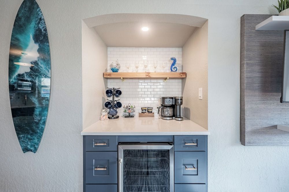 Blue Wave Suites Deluxe Suite 6