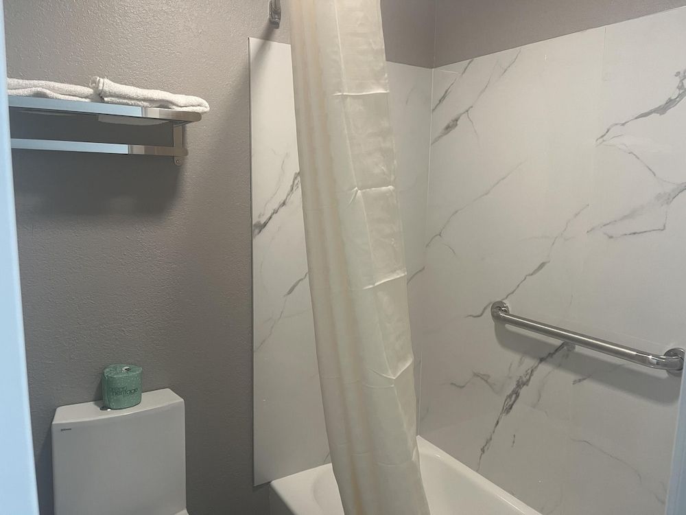 Motel 6 – Mccomb, Ms Deluxe Room, 2 Queen Beds, Non Smoking 17