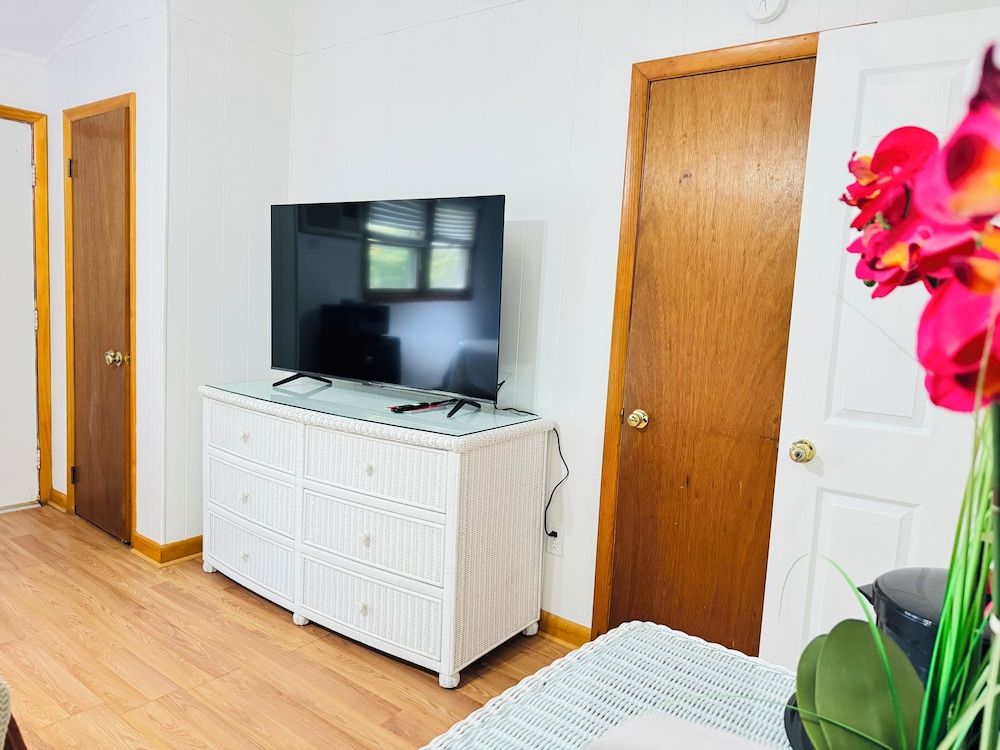 Pocono Ridge Inn Deluxe Room, 2 Queen Beds 7