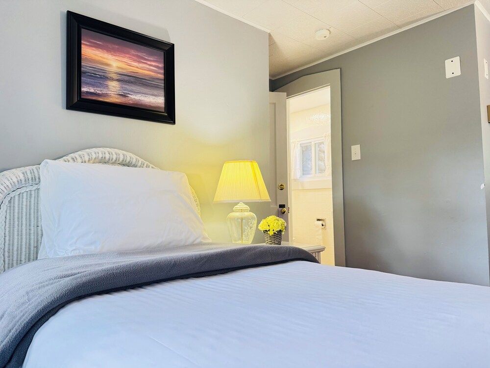 Pocono Ridge Inn Twin Room