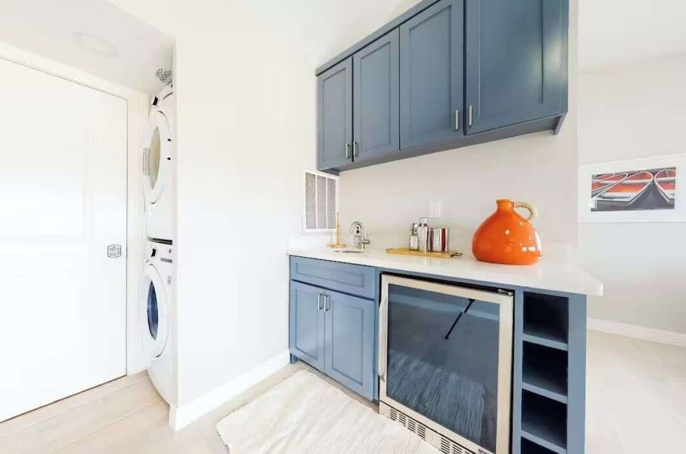 Cozy Waterfront With Deck Apartment 19