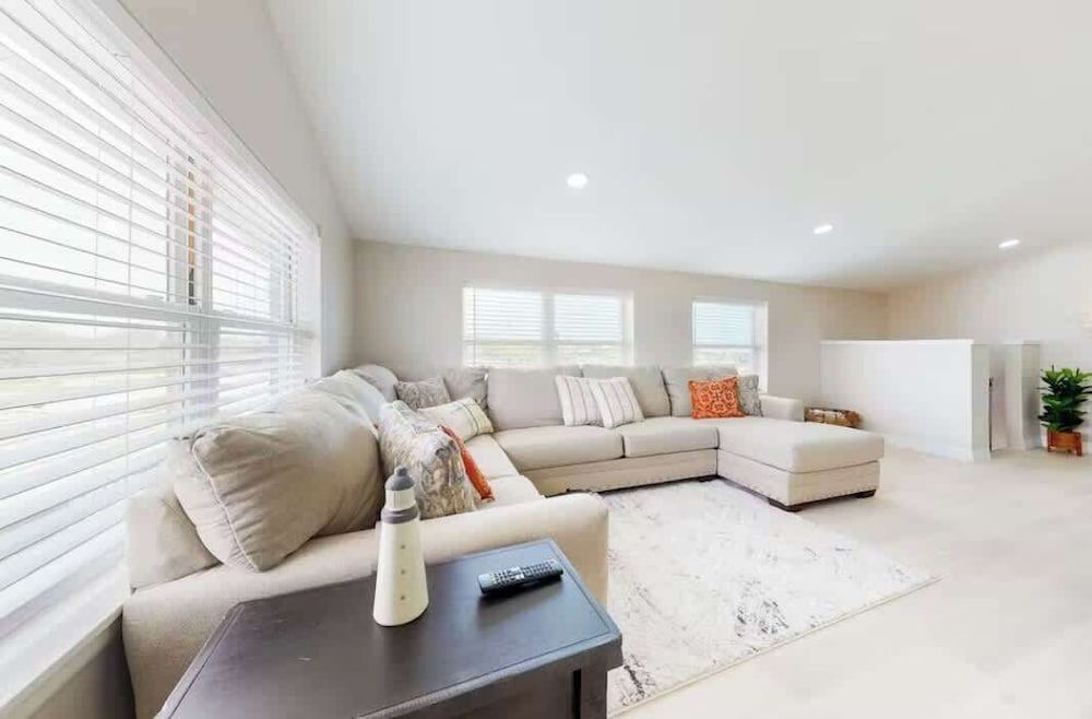 Cozy Waterfront With Deck Apartment 20