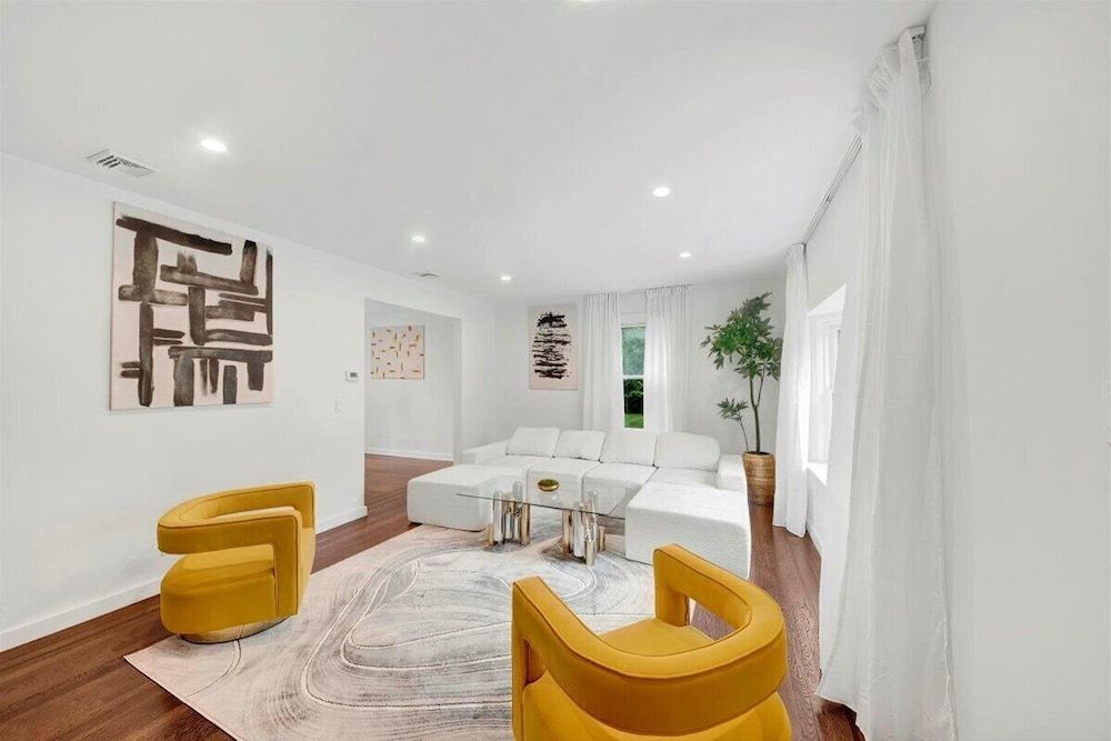 Modern Comfort in the Heart of NYC Luxury House, Garden View 32
